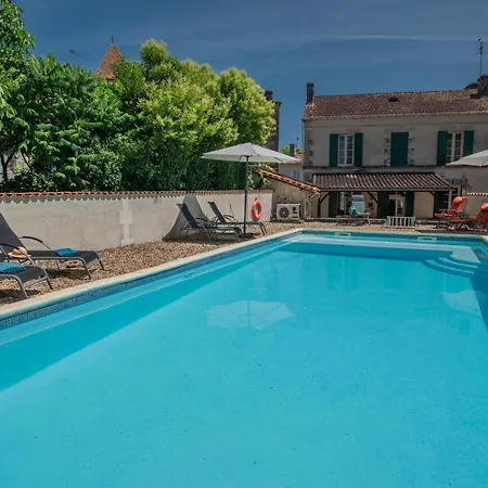 Tatil Evi De La Maison Du Bonnesheur Bonnes (Charente)