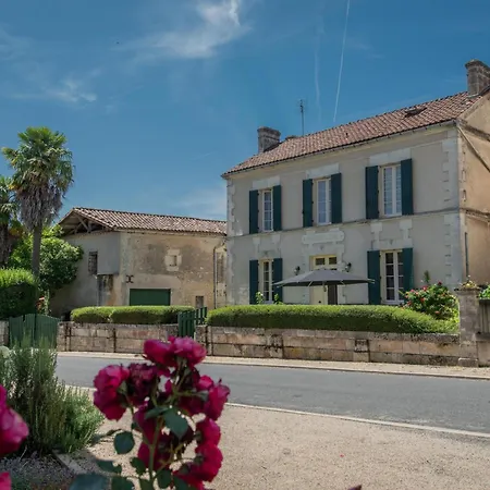De La Maison Du Bonnesheur Tatil Evi Bonnes (Charente)