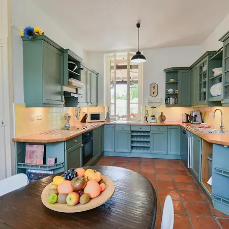 De La Maison Du Bonnesheur * Bonnes (Charente)